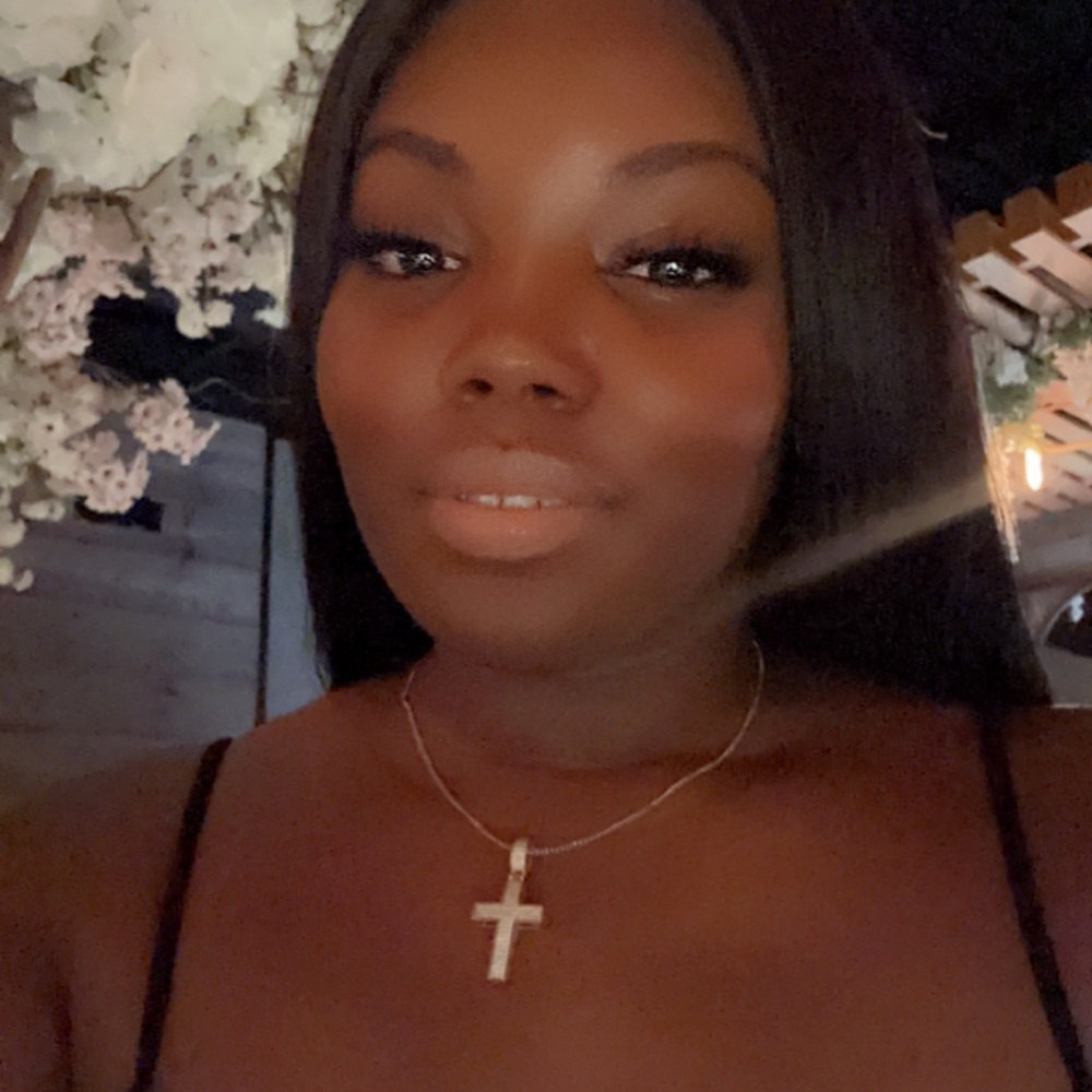 Meet your Posher, Dorinda